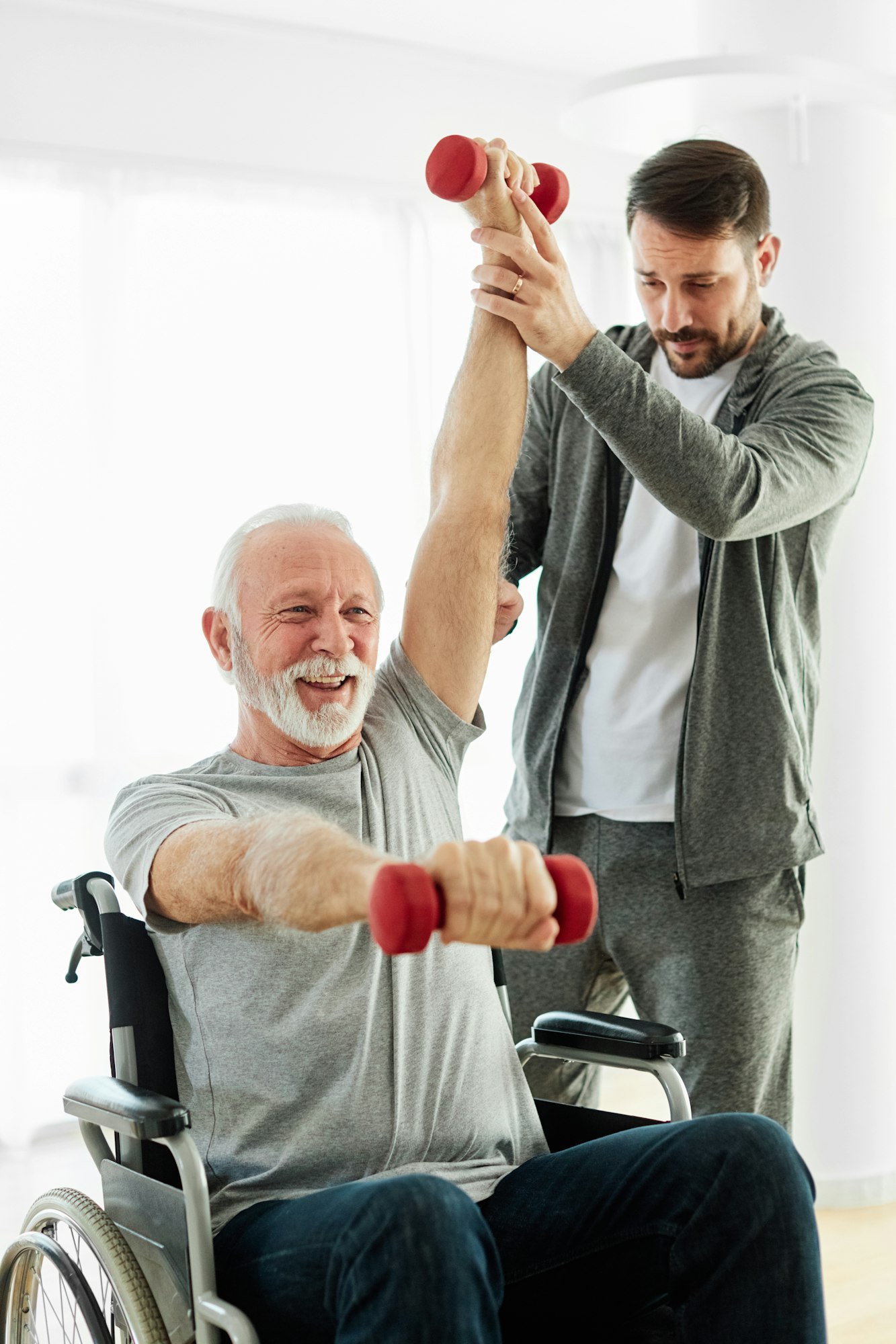 senior care exercise physical therapy exercising help assistence retirement home physiotherapy